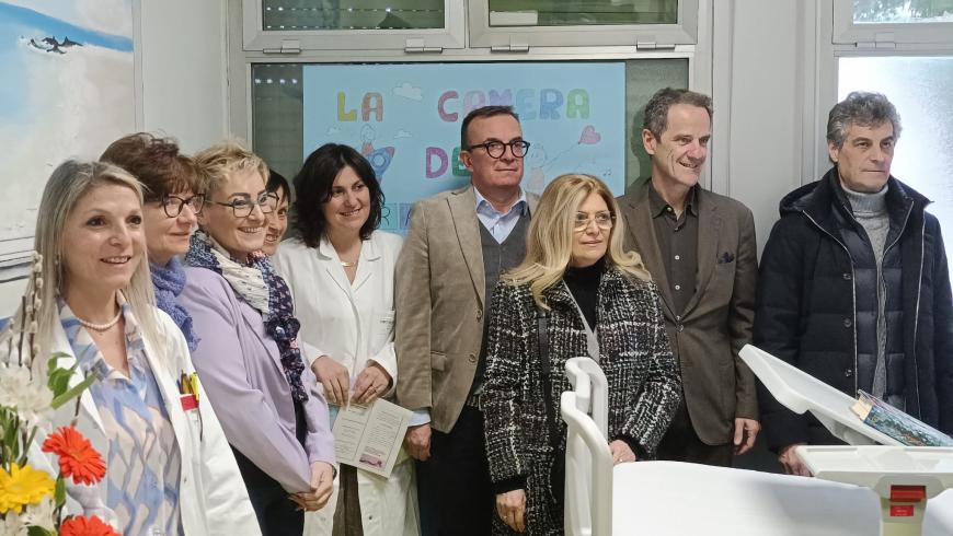 Operatori e donatori stanza adolescenti