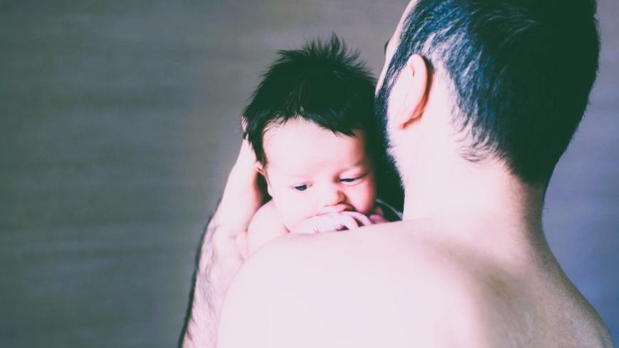 Papà e neonato