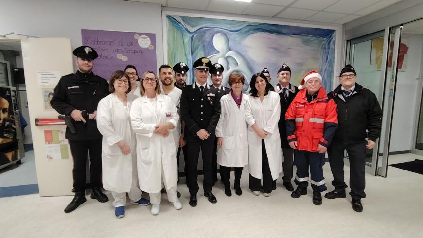 I Carabinieri donano un sorriso ai piccoli pazienti